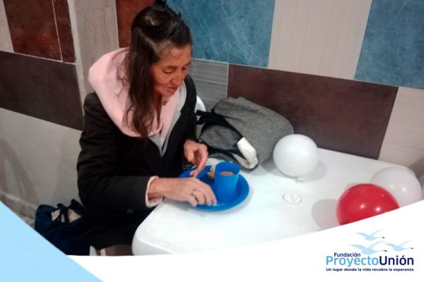 Estudiantes-de-Fumefi-al-servicio-de-los-abuelitos_02