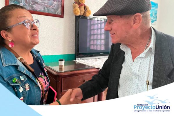 Abrigo-y-amor-para-los-abuelitos-de-la-calle_00